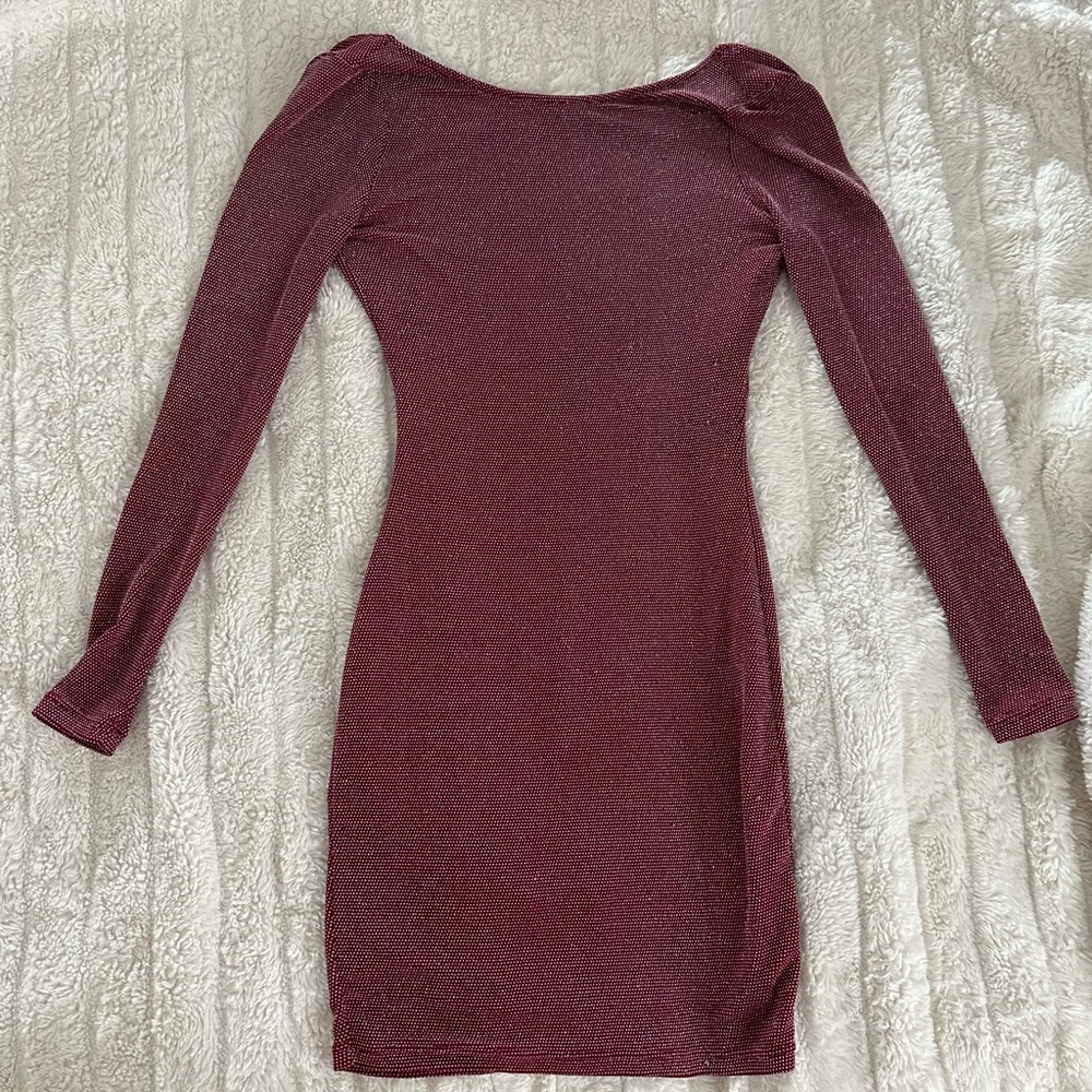 Lulu’s Longsleeve Openback Dress